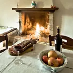 Apart-hotel Borgo San Valentino Arrone