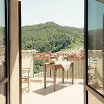 Borgo San Valentino Apart-hotel 4*