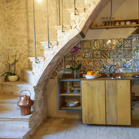 Borgo San Valentino 4* Arrone