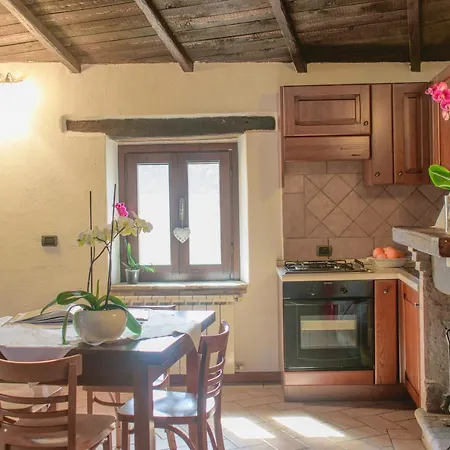 Borgo San Valentino 4* Arrone