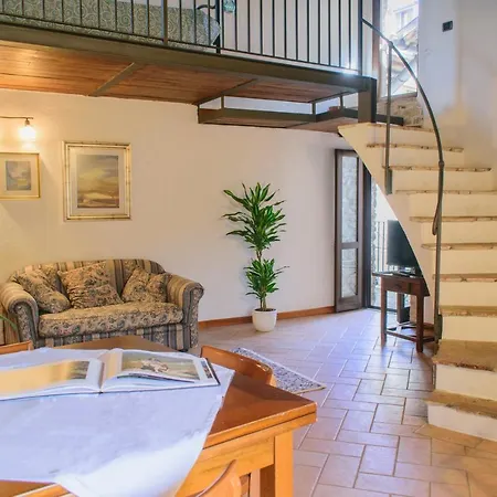 Borgo San Valentino Aparthotel 4*