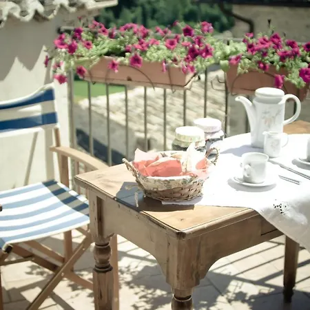 Borgo San Valentino Aparthotel Arrone