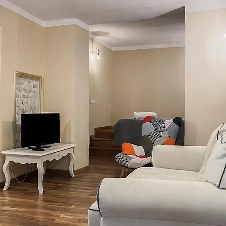 Borgo San Valentino 4* Arrone