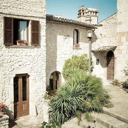 Borgo San Valentino Aparthotel Arrone