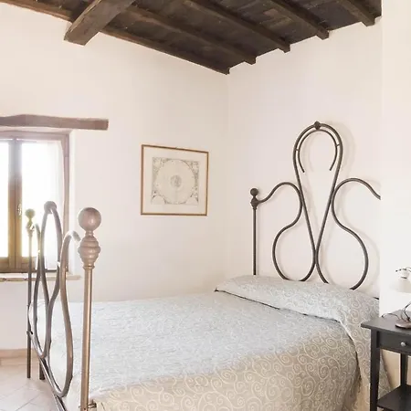 Borgo San Valentino Aparthotel