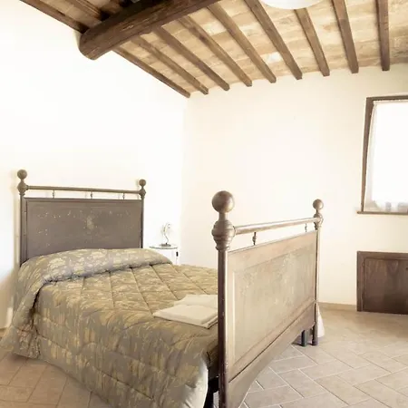 Borgo San Valentino Aparthotel 4*