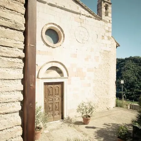 Borgo San Valentino Aparthotel 4*