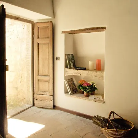 Borgo San Valentino Aparthotel Arrone