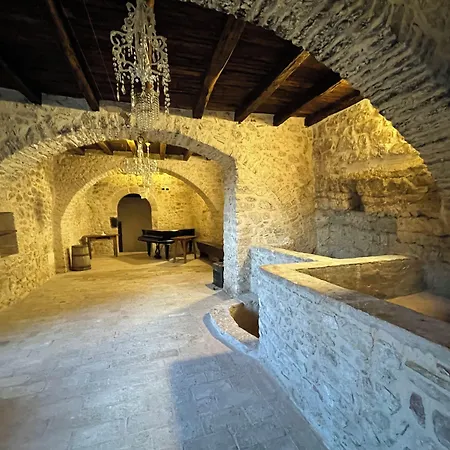 Borgo San Valentino Aparthotel 4*