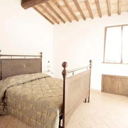 Borgo San Valentino 4* ארונה