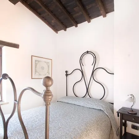Borgo San Valentino Aparthotel 4*