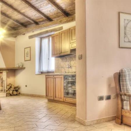 Borgo San Valentino 4* Arrone