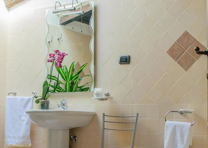 Borgo San Valentino 4* Arrone