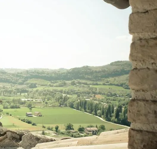 Borgo San Valentino 4* Arrone