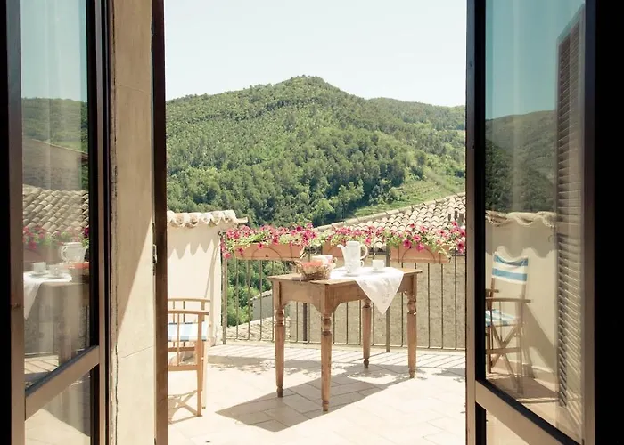 Borgo San Valentino شقة فندقية 4*